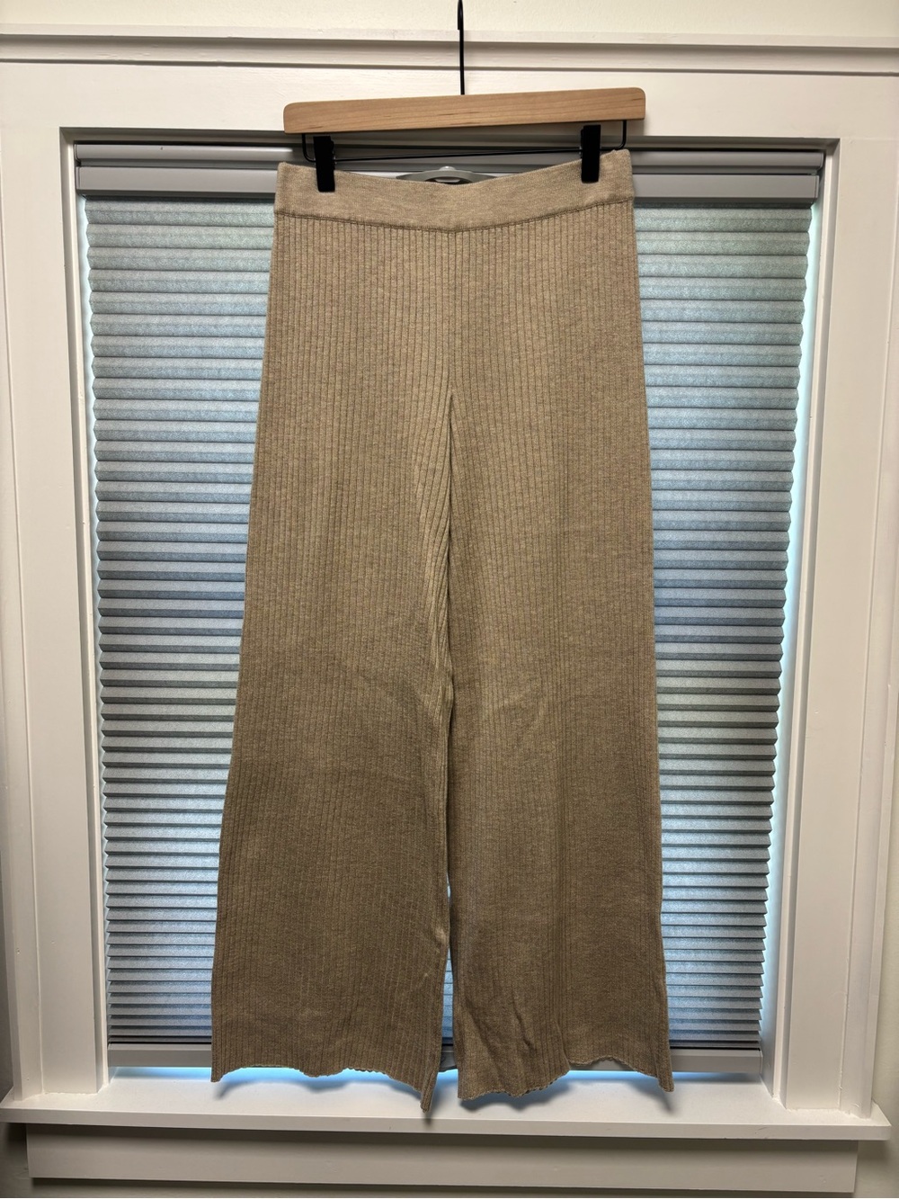 Ribbed Wide-Leg Knit Pants - Beige